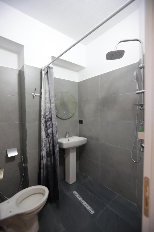 D1 Rooms & Apartments Тирана Екстер'єр фото
