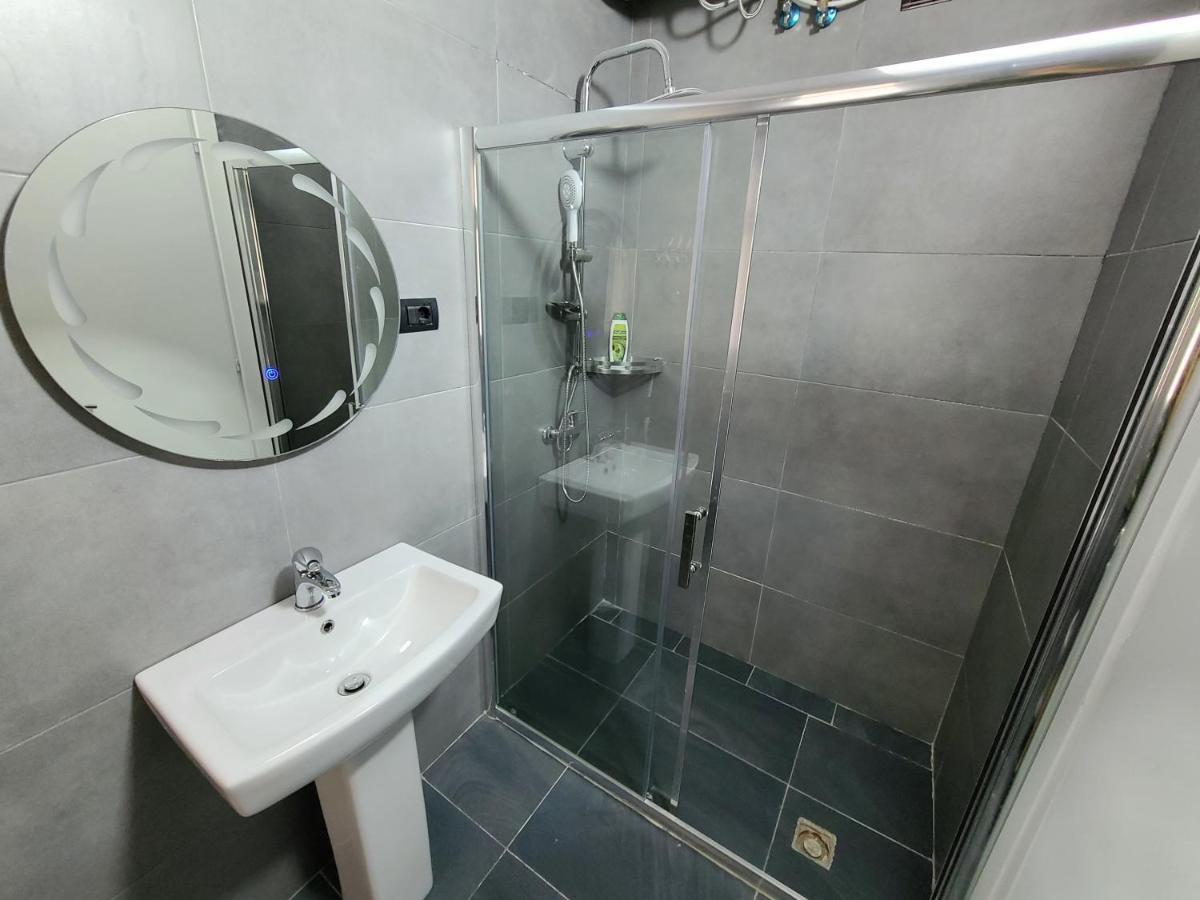 D1 Rooms & Apartments Тирана Екстер'єр фото