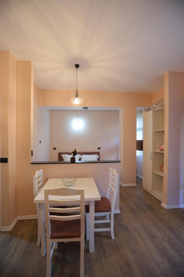 D1 Rooms & Apartments Тирана Екстер'єр фото